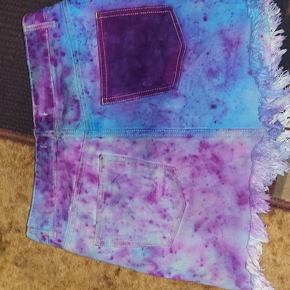Size 5 tiedye skirt - Picture 2 of 2